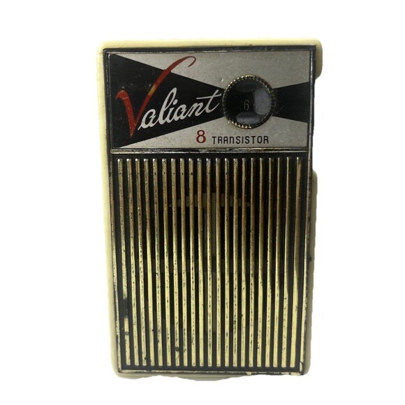 Valiant 8 Transistor AM Radio Vintage 1960’s Missing Antenna Works!! - Picture 1 of 4